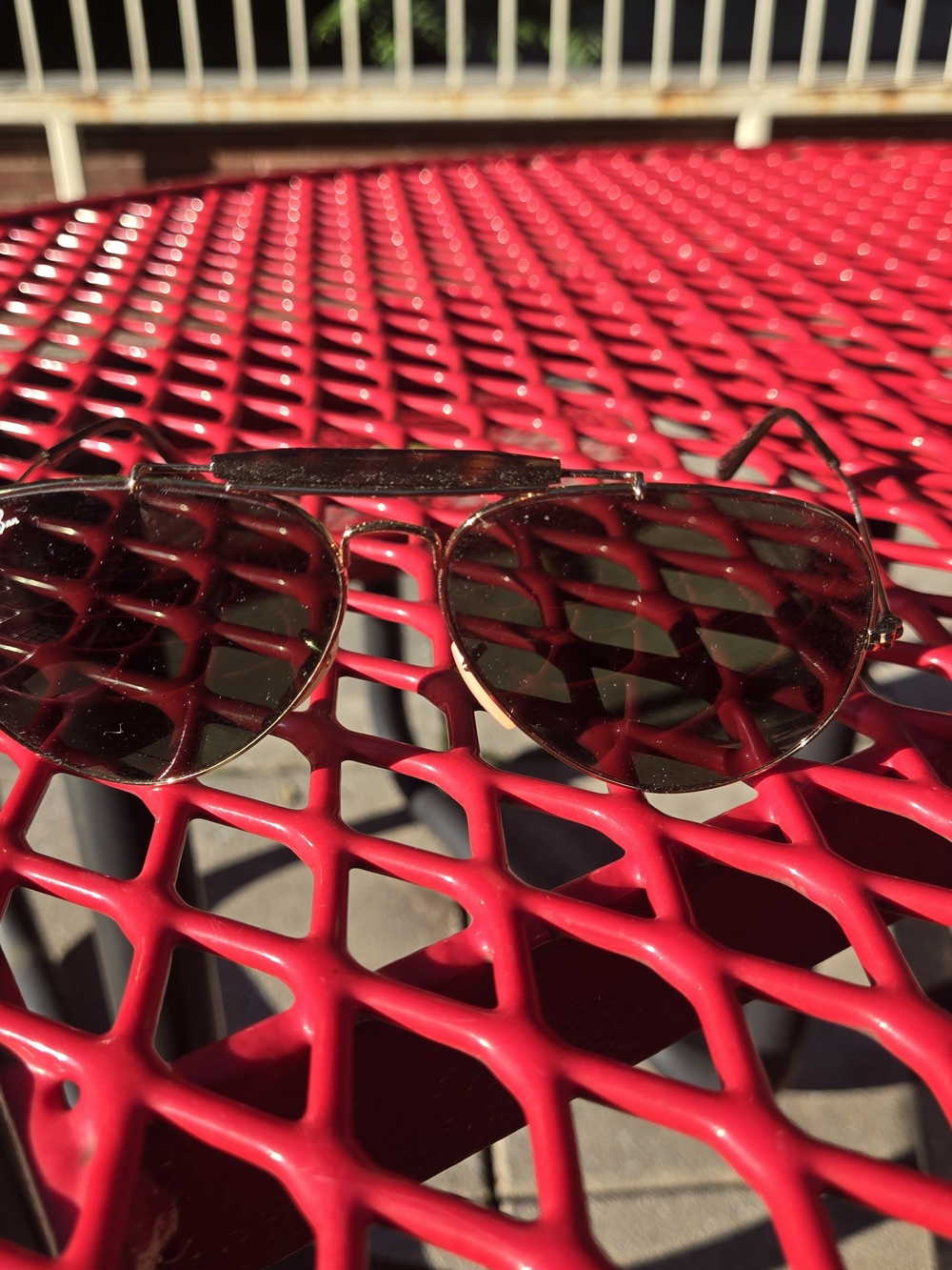 Ray Ban Shooter Classic Aviator Sunglasses in Gold with Dark Lenses